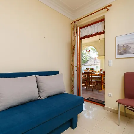 Holiday Elisabeta Holiday home Balatonoszod