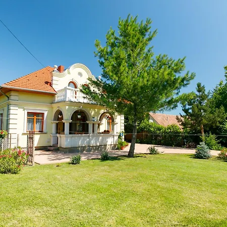 Holiday Elisabeta Holiday home Balatonoszod