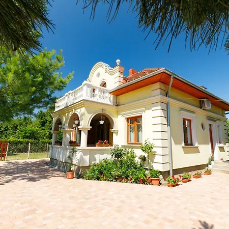 Holiday home Holiday Elisabeta Balatonoszod