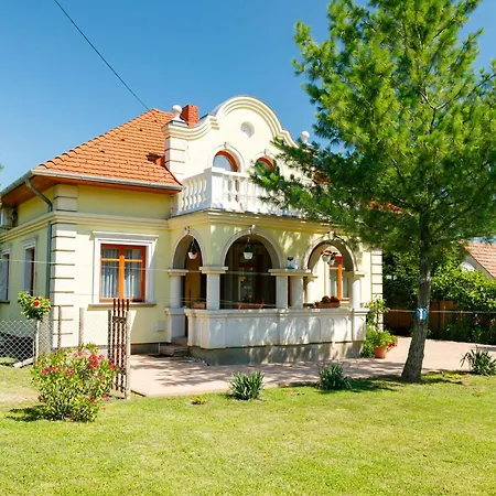 Elisabeta Tatil Evi